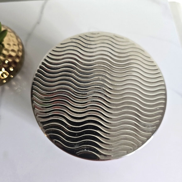 White Barn 3 Wick Candle Black Cherry Merlot Essential Oils Bath and Body Works - Picture 4 of 9